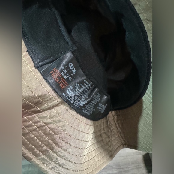 LAST PRICE🍒🤍 ASOS bucket hat ✨ - Picture 4 of 6